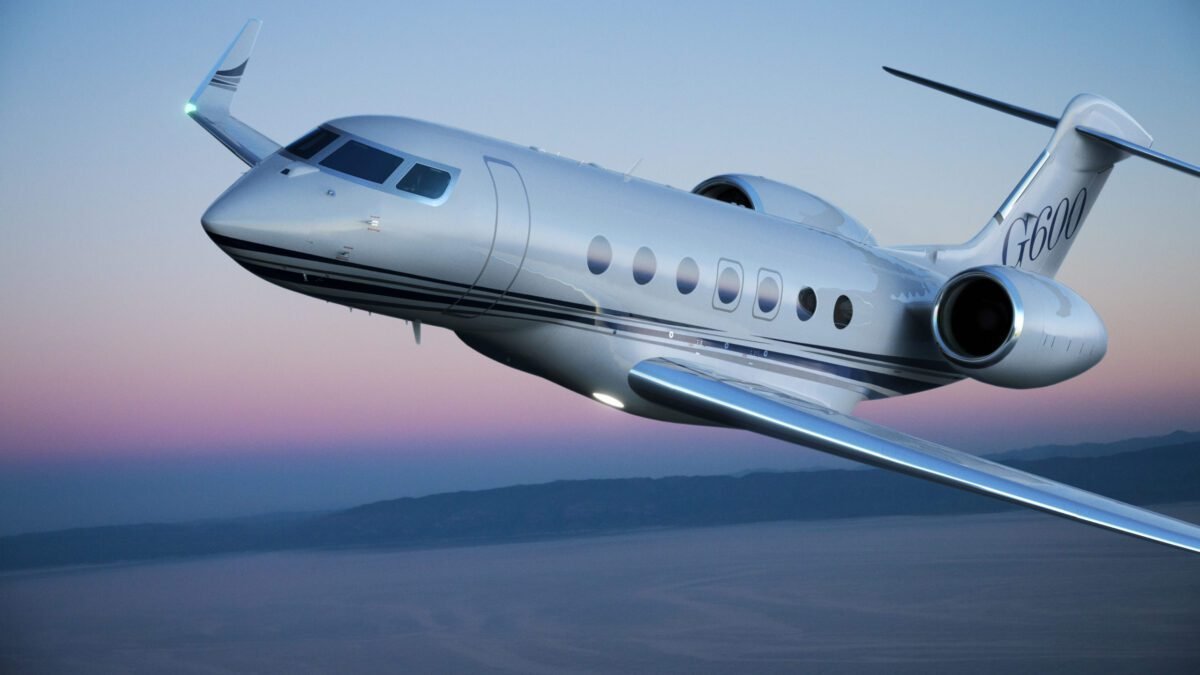 Celebrity Private Jets | Taylor Swift & Oprah Winfrey - Safe Fly Aviation