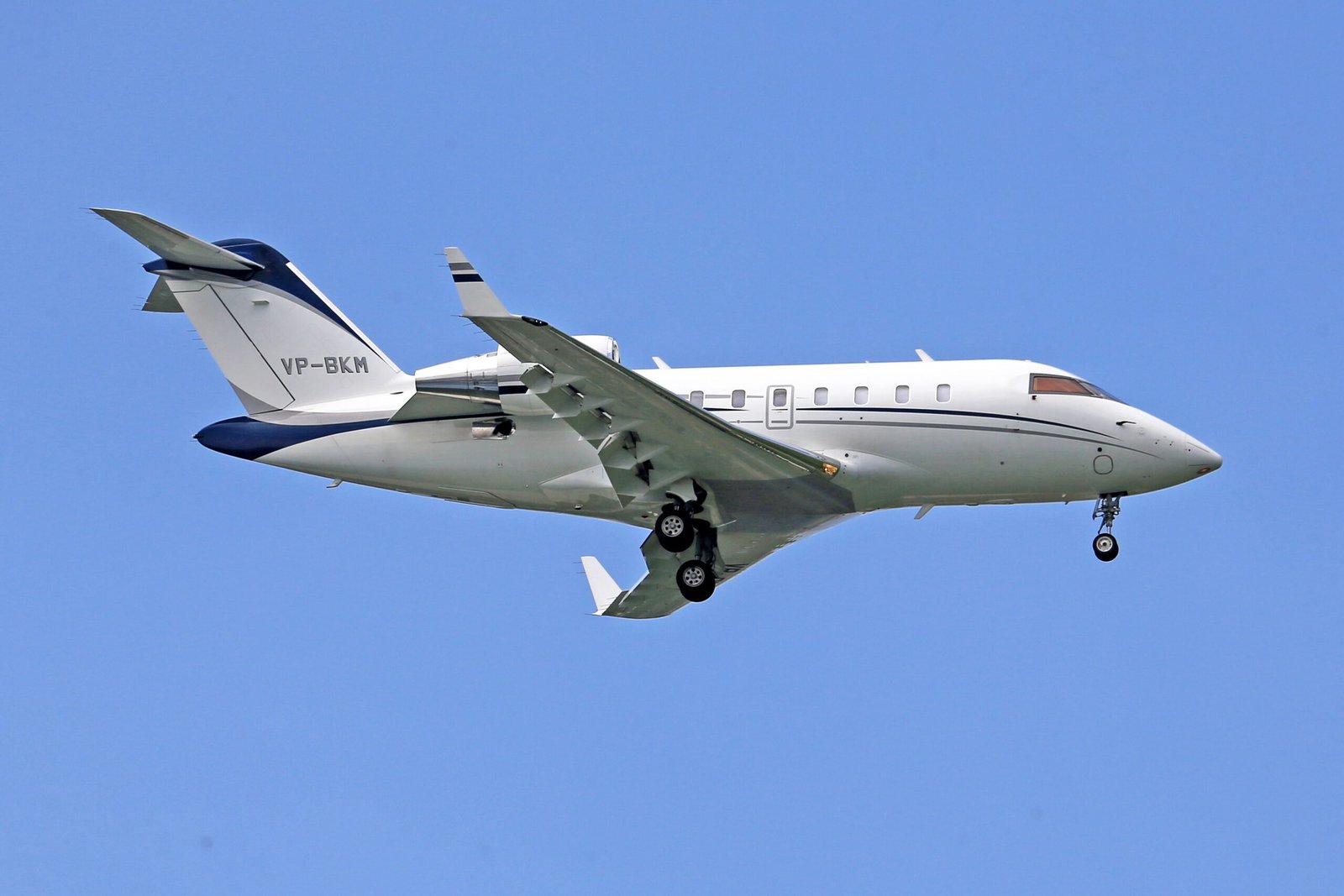 Bombardier Challenger 605 super-midsize business jet
