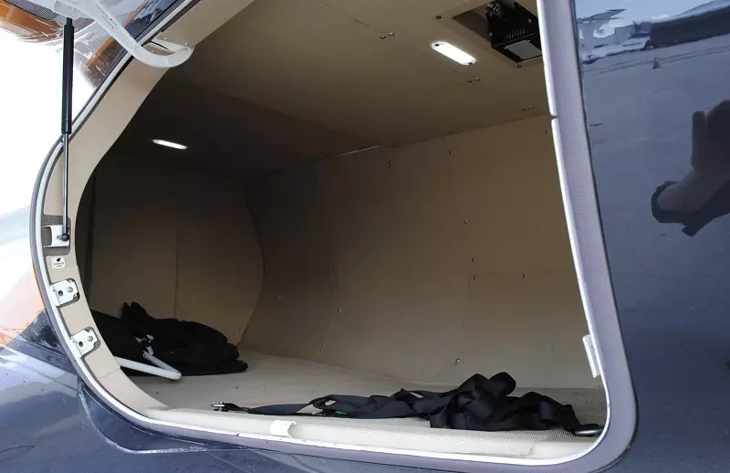 Phenom 300 external heated cargo hold