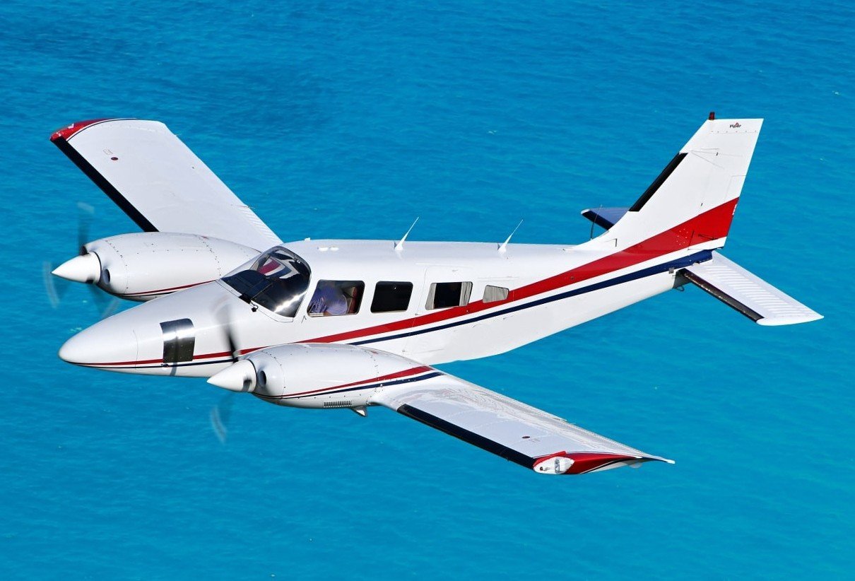 Piper PA-34 Seneca multi-engine trainer