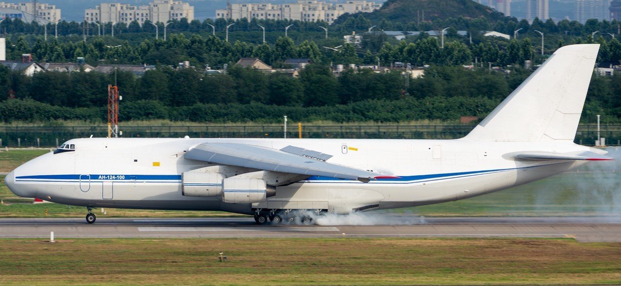 Antonov An-124 heavy lift cargo aircraft