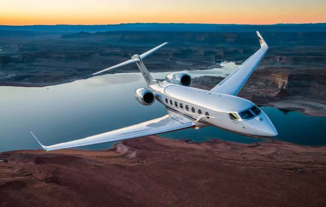 Gulfstream G650 Comparison 2025: G650 vs G650ER vs G700 vs Global 7500 vs Falcon 8X – Ultimate Buying Guide for Ultra-Long-Range Jets gulfstream flying in sunset